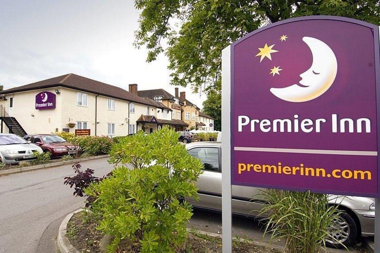 Premier Inn Premier Inn Bagshot Buitenkant foto